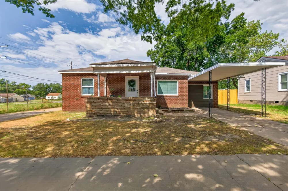 1237 S Maple Avenue Bartlesville, OK 74003