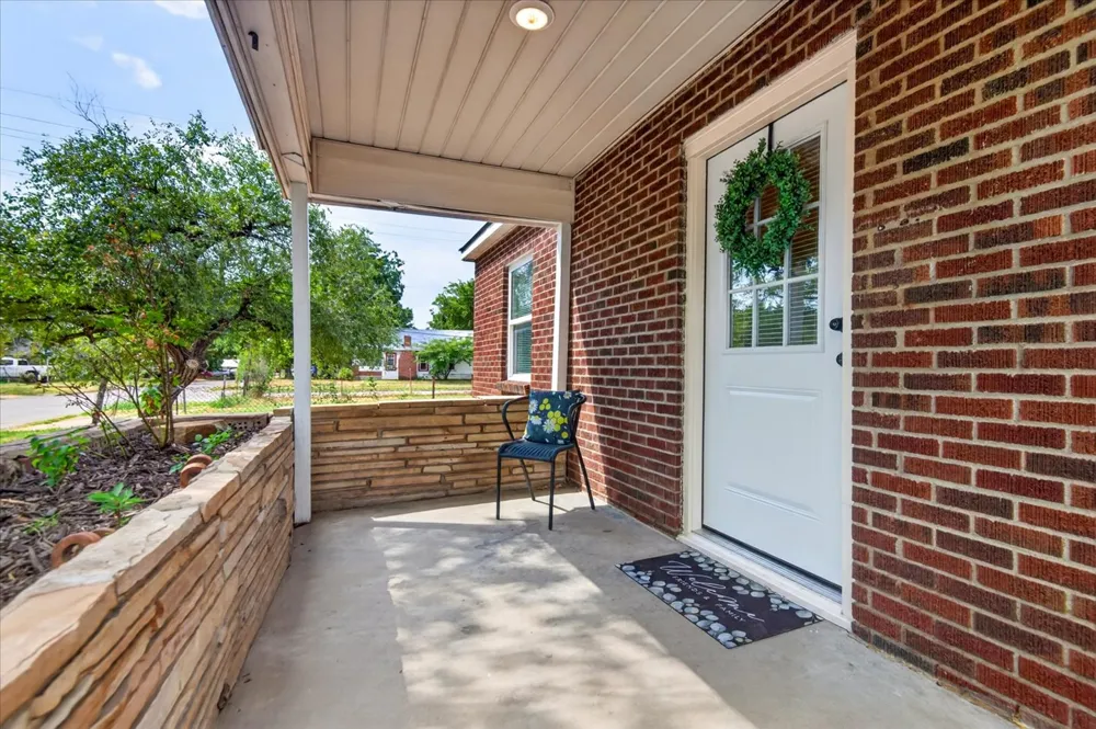 1237 S Maple Avenue Bartlesville, OK 74003