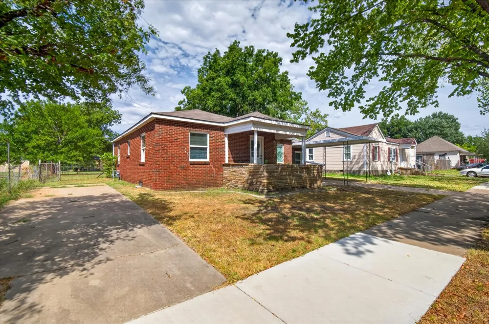 1237 S Maple Avenue Bartlesville, OK 74003