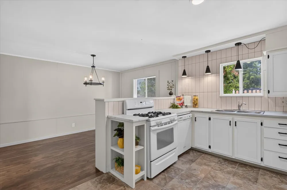 1237 S Maple Avenue Bartlesville, OK 74003