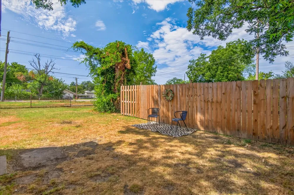 1237 S Maple Avenue Bartlesville, OK 74003
