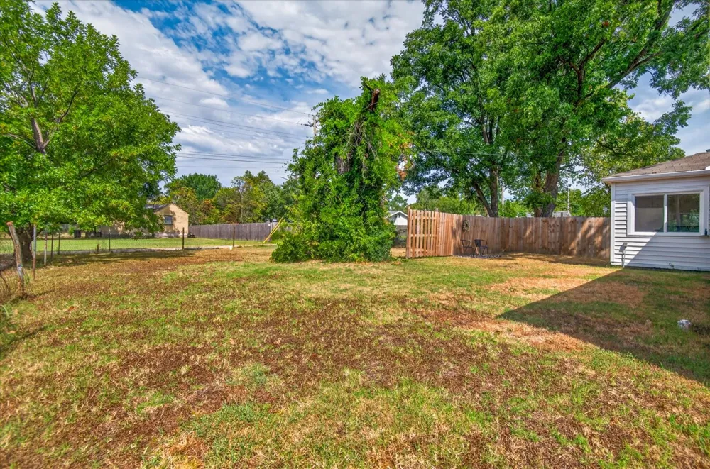 1237 S Maple Avenue Bartlesville, OK 74003