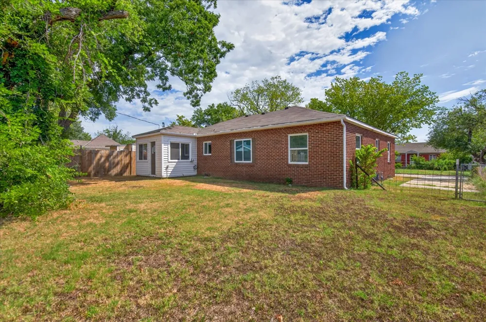 1237 S Maple Avenue Bartlesville, OK 74003
