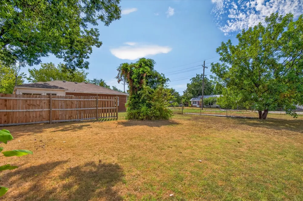 1237 S Maple Avenue Bartlesville, OK 74003