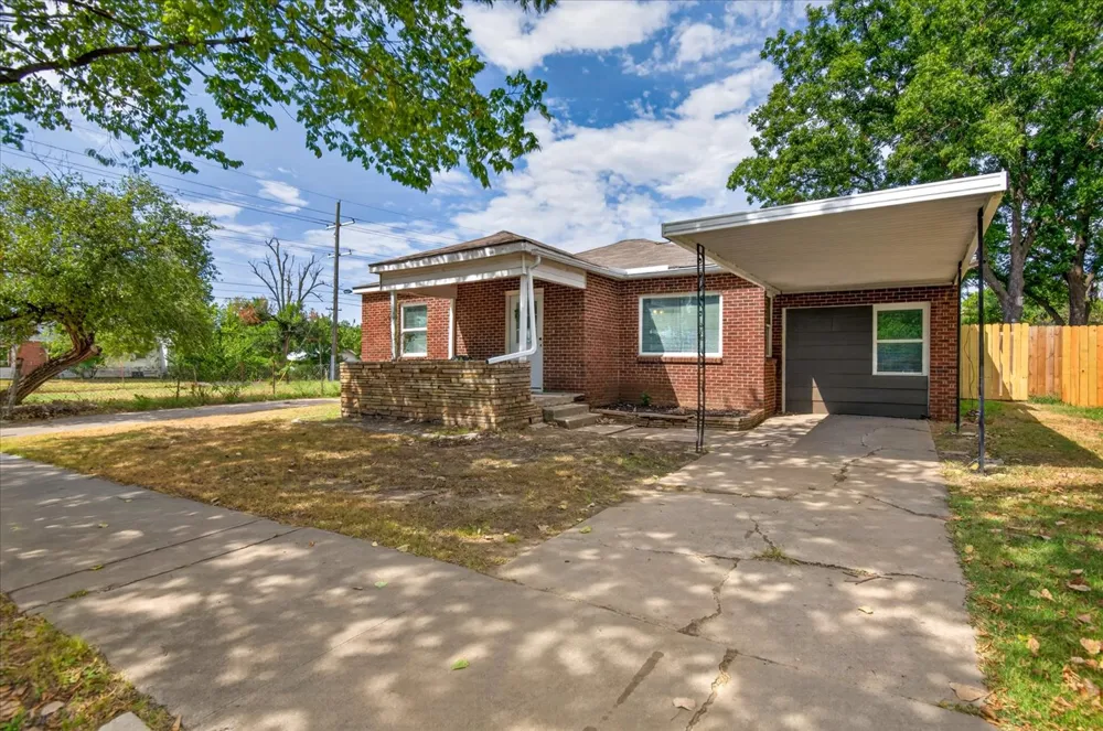 1237 S Maple Avenue Bartlesville, OK 74003