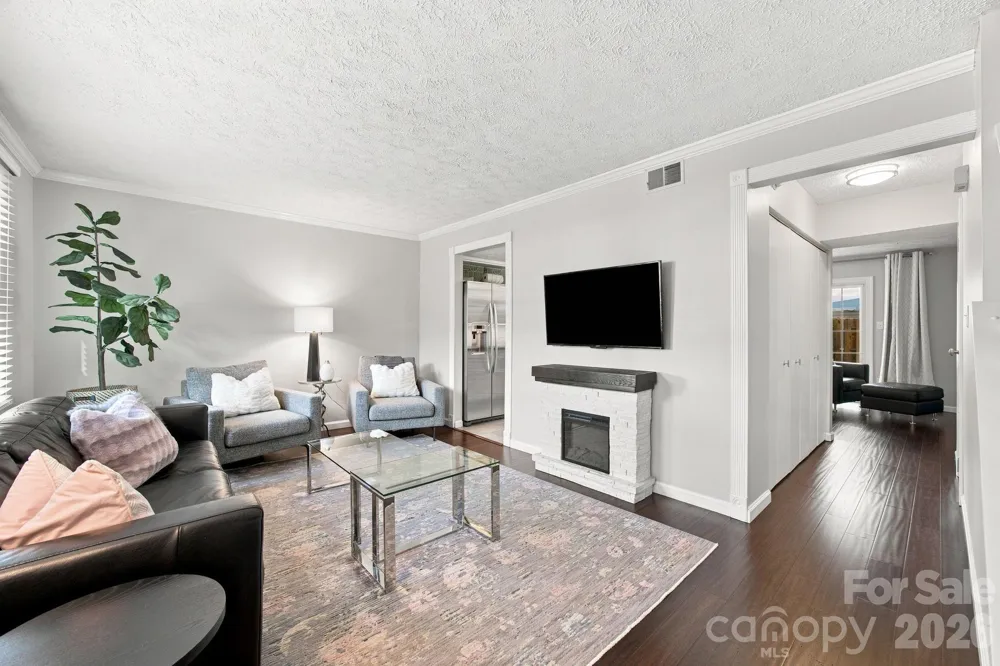 1217 Scaleybark Road #B Charlotte, NC 28209