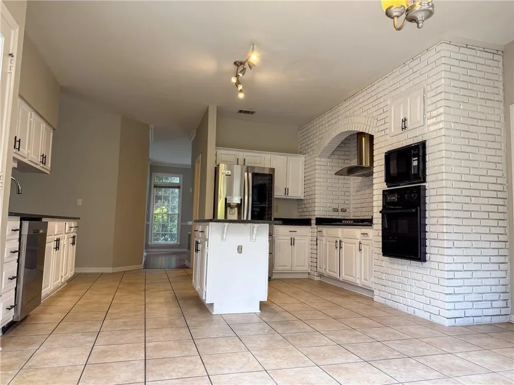 11295 Vedrines Drive Johns Creek, GA 30022
