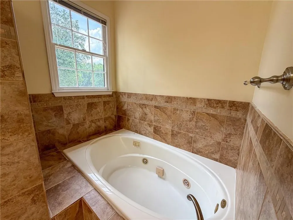 11295 Vedrines Drive Johns Creek, GA 30022