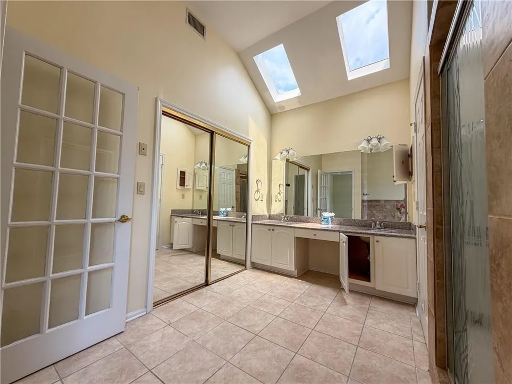 11295 Vedrines Drive Johns Creek, GA 30022
