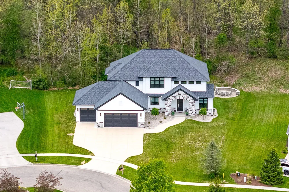 4010 Hollow Wood Drive Portage, MI 49024