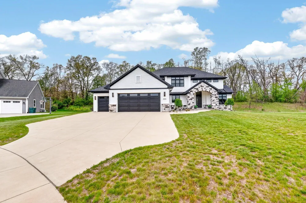 4010 Hollow Wood Drive Portage, MI 49024