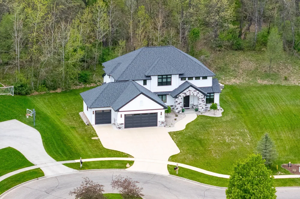 4010 Hollow Wood Drive Portage, MI 49024