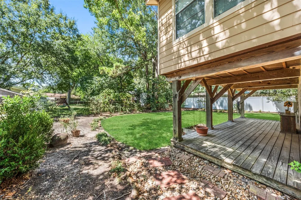 14219 Shadow Bay Drive #J Willis, TX 77318
