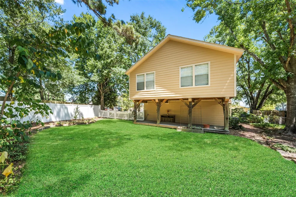 14219 Shadow Bay Drive #J Willis, TX 77318