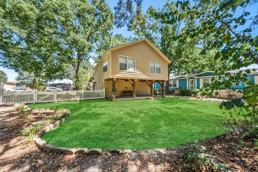 14219 Shadow Bay Drive #J Willis, TX 77318