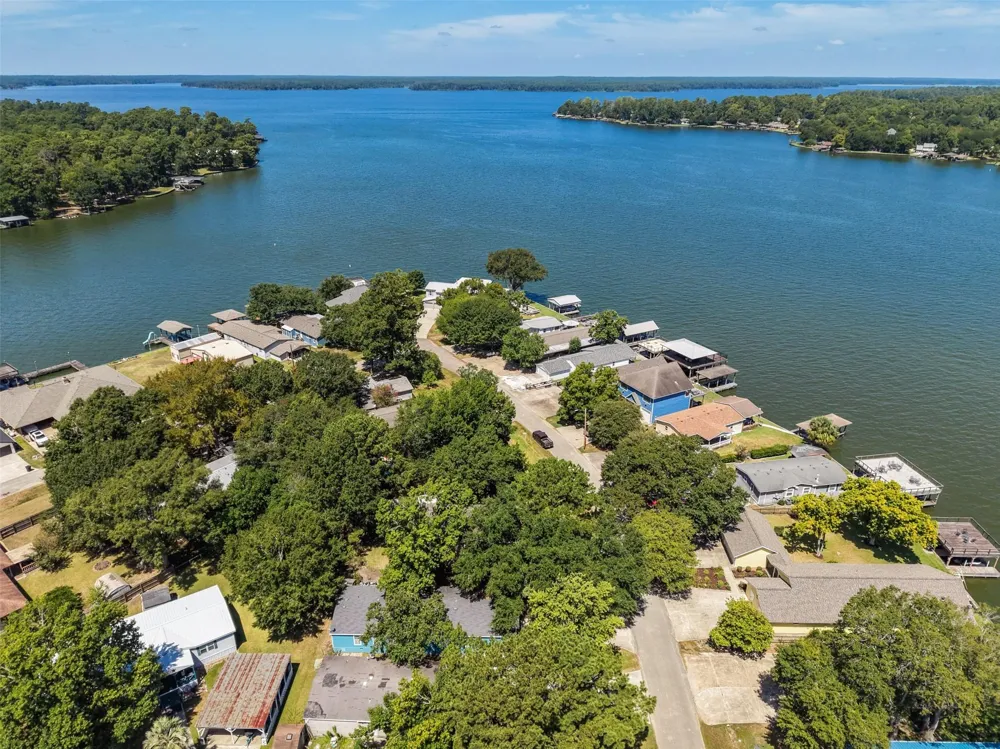 14219 Shadow Bay Drive #J Willis, TX 77318