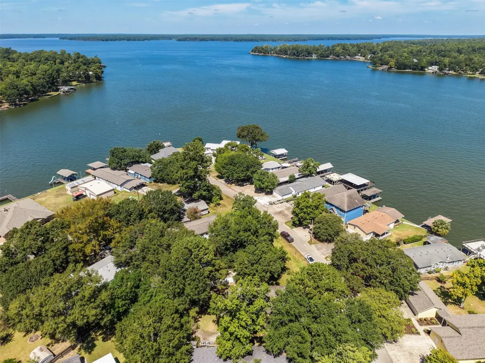 14219 Shadow Bay Drive #J Willis, TX 77318