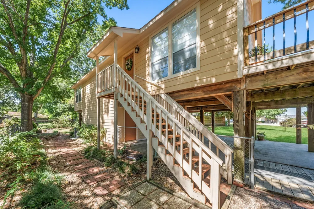 14219 Shadow Bay Drive #J Willis, TX 77318