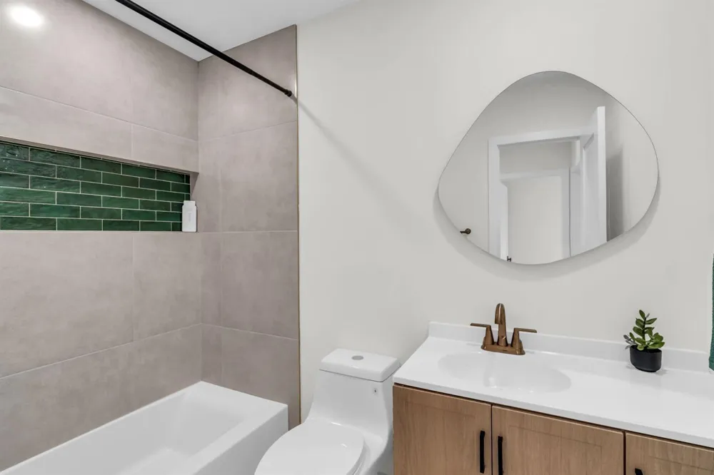 176 NW 106th Terrace Pembroke Pines, FL 33026
