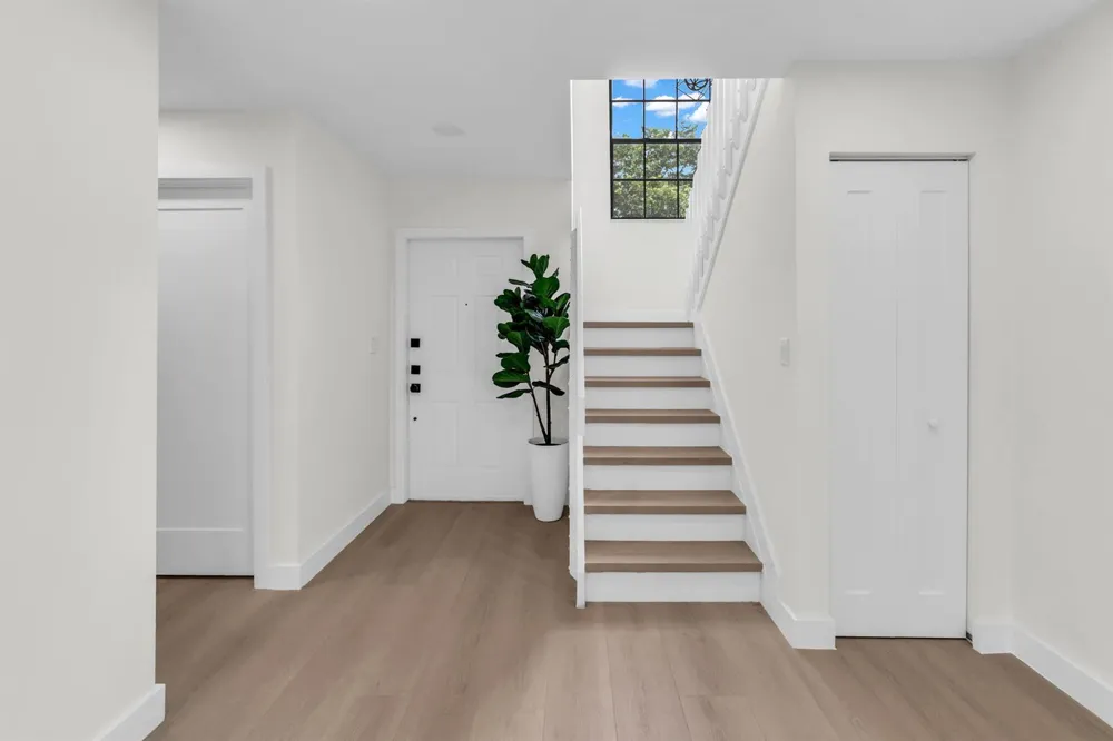 176 NW 106th Terrace Pembroke Pines, FL 33026