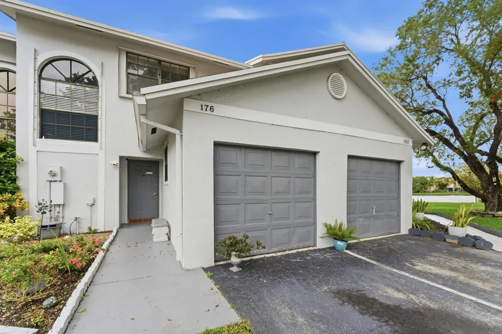 176 NW 106th Terrace Pembroke Pines, FL 33026