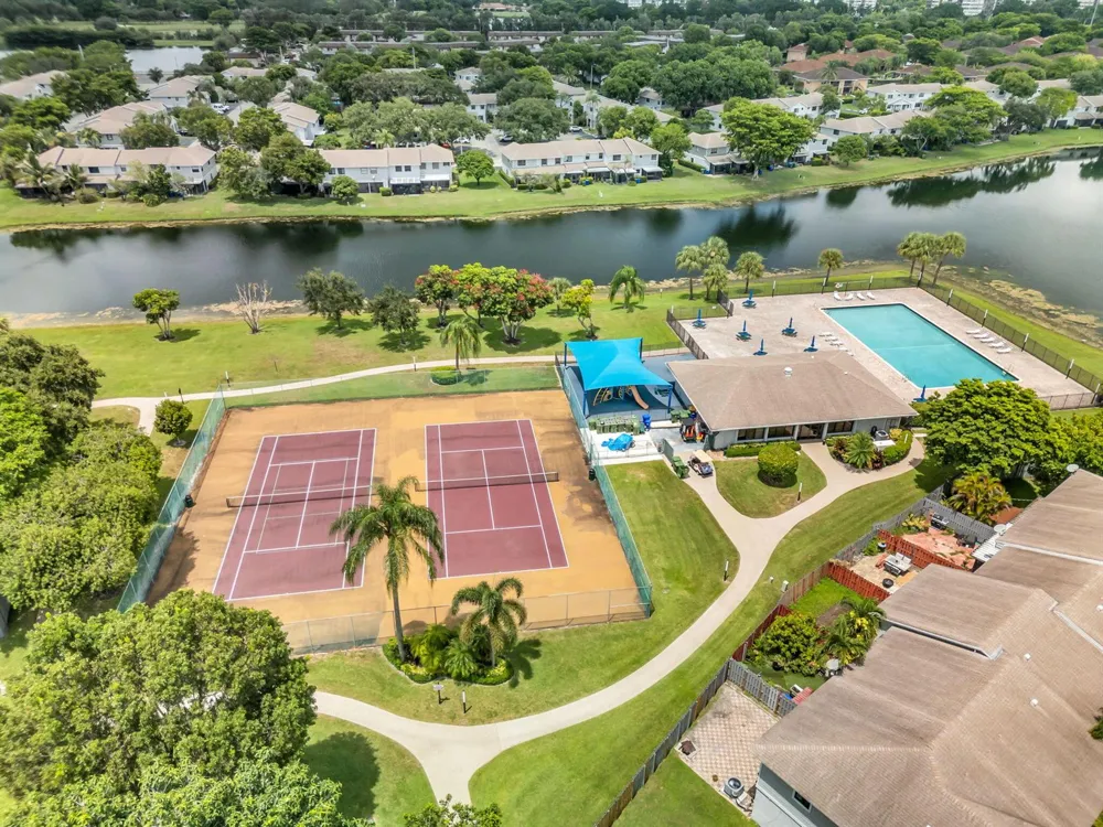 176 NW 106th Terrace Pembroke Pines, FL 33026
