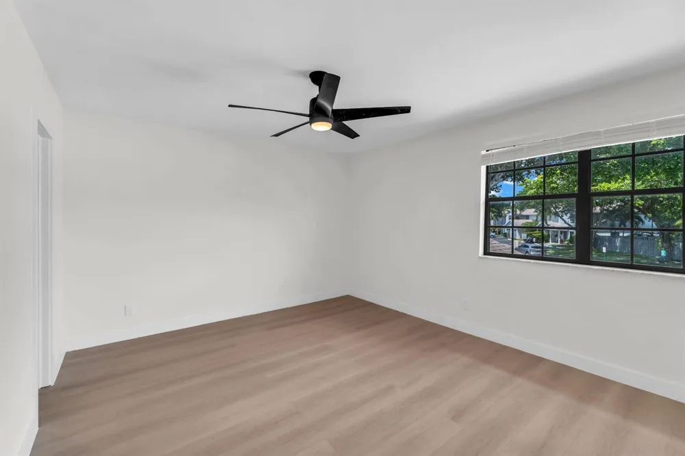 176 NW 106th Terrace Pembroke Pines, FL 33026
