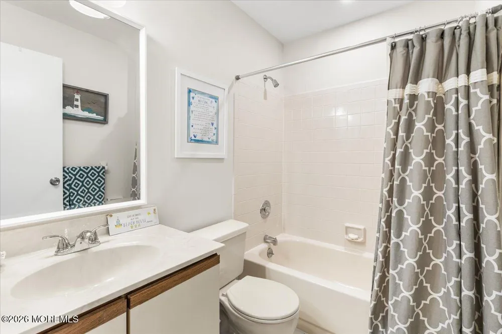 202 Century Way Manalapan, NJ 07726