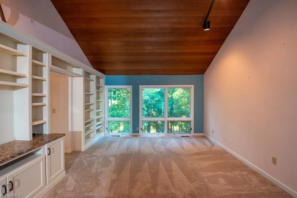 1943 A Eastchester Drive High Point, NC 27265
