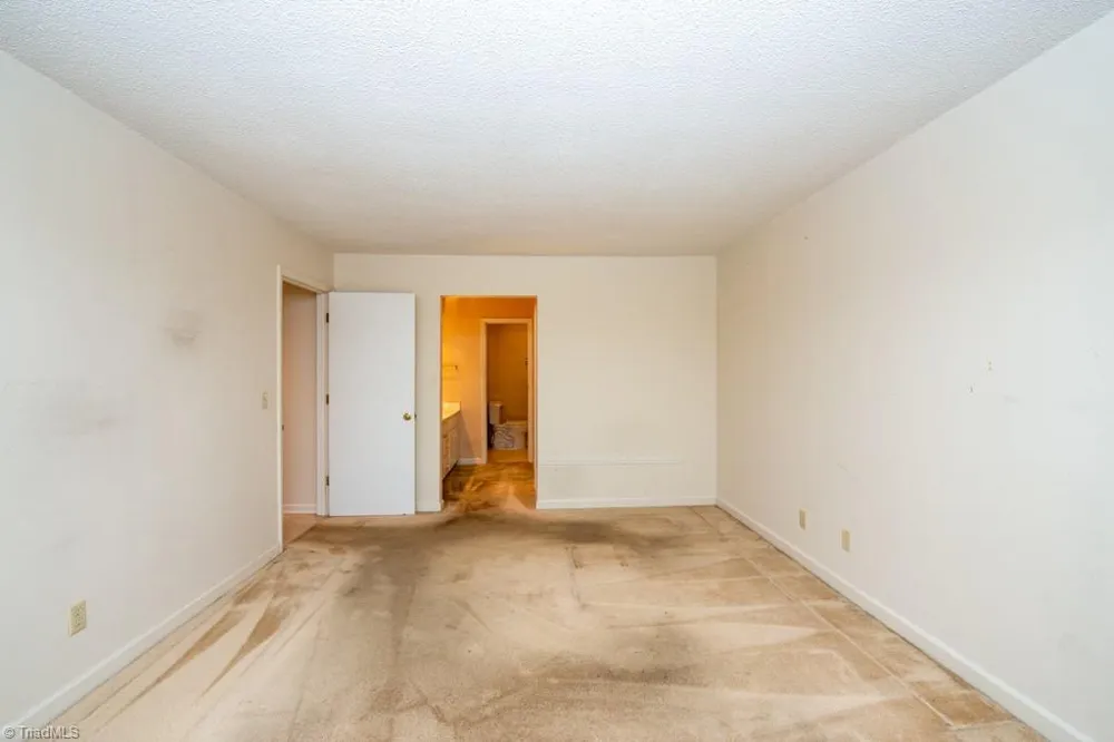 1943 A Eastchester Drive High Point, NC 27265