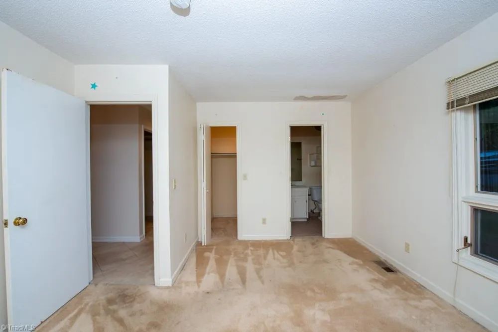 1943 A Eastchester Drive High Point, NC 27265