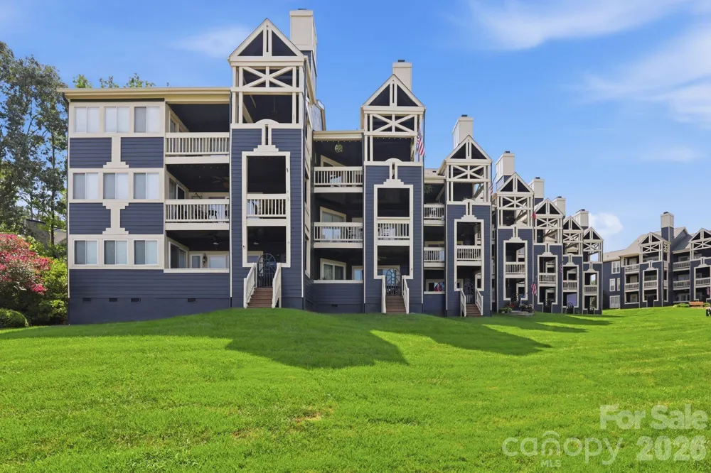 2135 Regatta Lane #311 Denver, NC 28037
