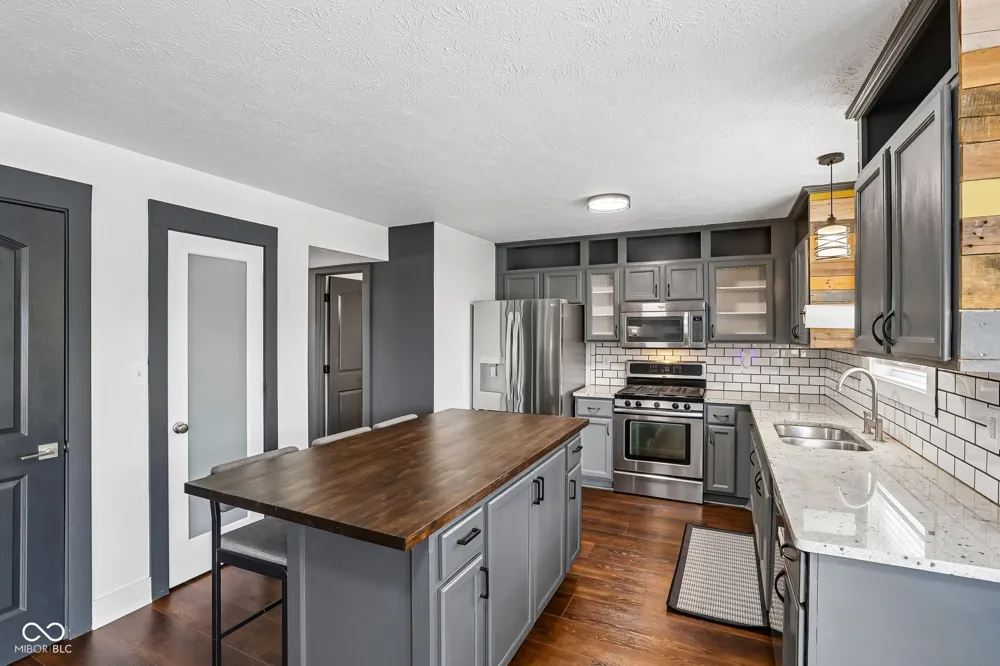 7974 Cobblesprings Drive Avon, IN 46123