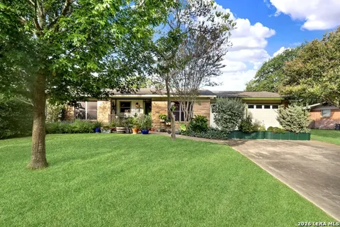 205 TRUDY LN
