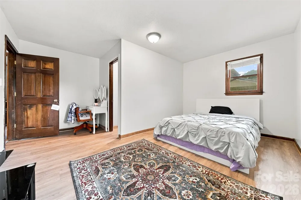 512 Garrou Avenue SE Valdese, NC 28690