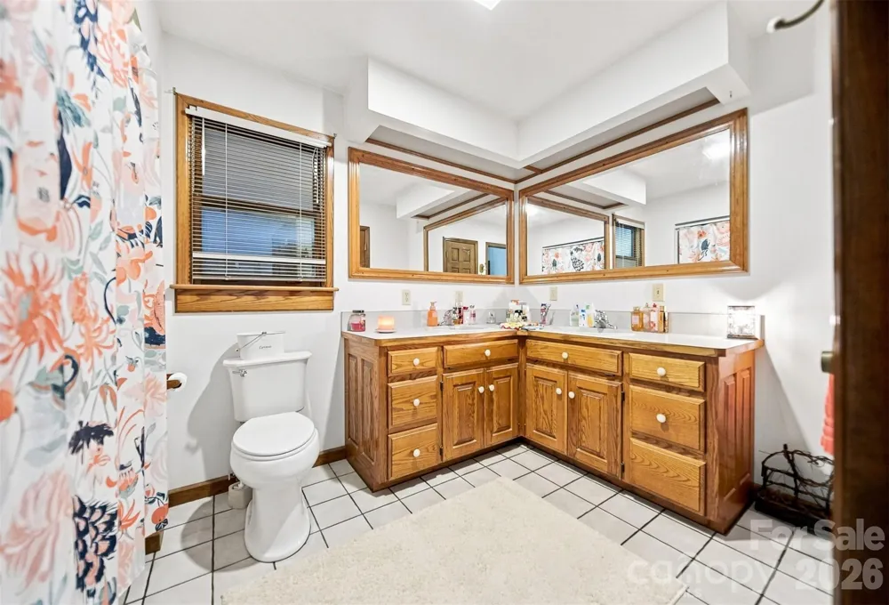 512 Garrou Avenue SE Valdese, NC 28690