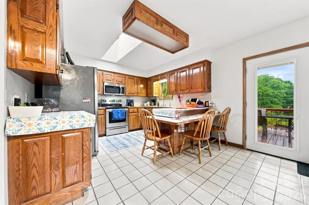 512 Garrou Avenue SE Valdese, NC 28690