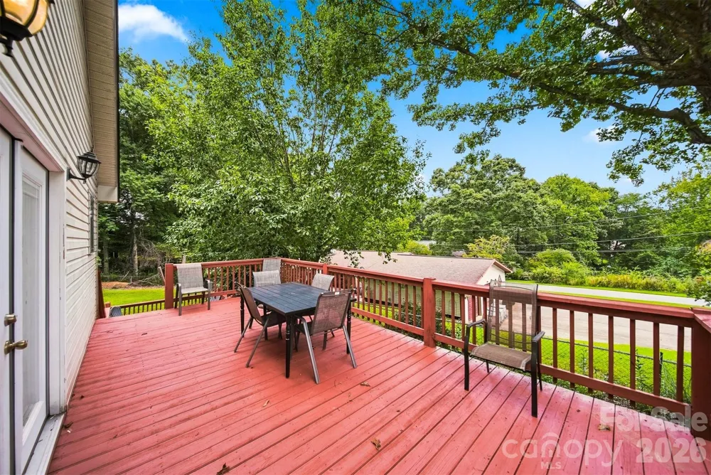 512 Garrou Avenue SE Valdese, NC 28690