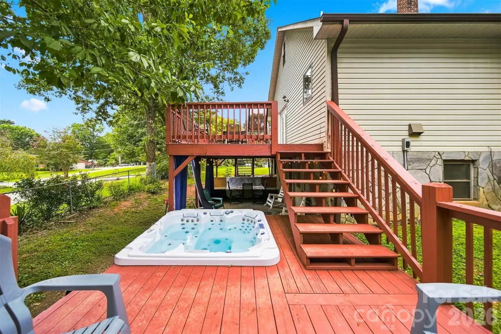 512 Garrou Avenue SE Valdese, NC 28690