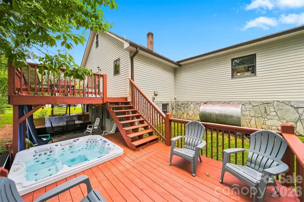 512 Garrou Avenue SE Valdese, NC 28690