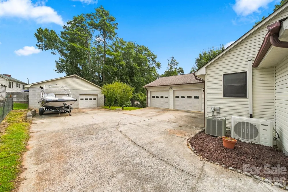512 Garrou Avenue SE Valdese, NC 28690