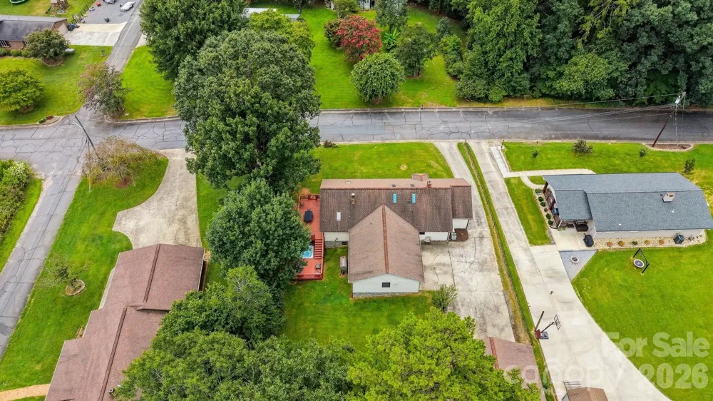 512 Garrou Avenue SE Valdese, NC 28690