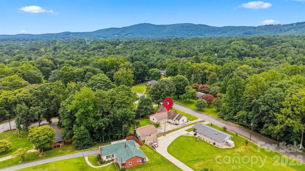 512 Garrou Avenue SE Valdese, NC 28690