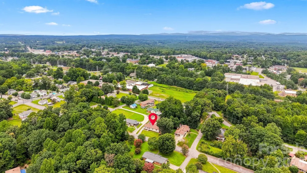 512 Garrou Avenue SE Valdese, NC 28690