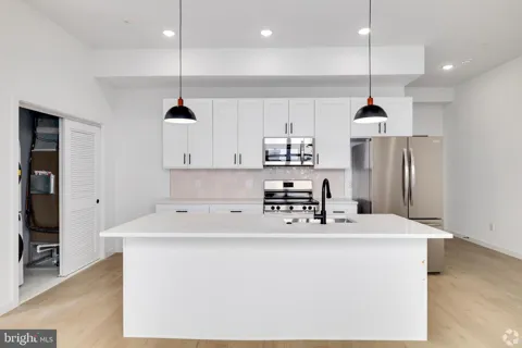 3211 CEDAR STREET #509