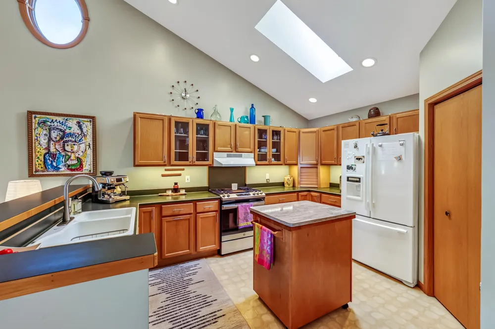 817 E Lake Road Pentwater, MI 49449