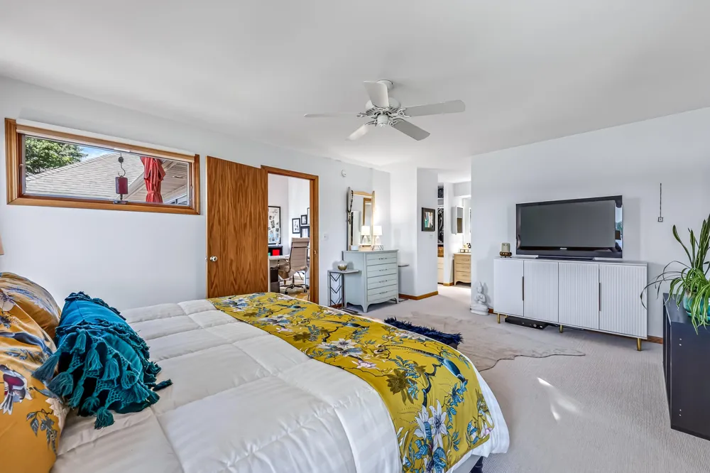 817 E Lake Road Pentwater, MI 49449