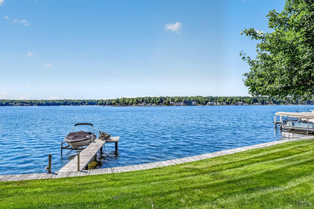 817 E Lake Road Pentwater, MI 49449