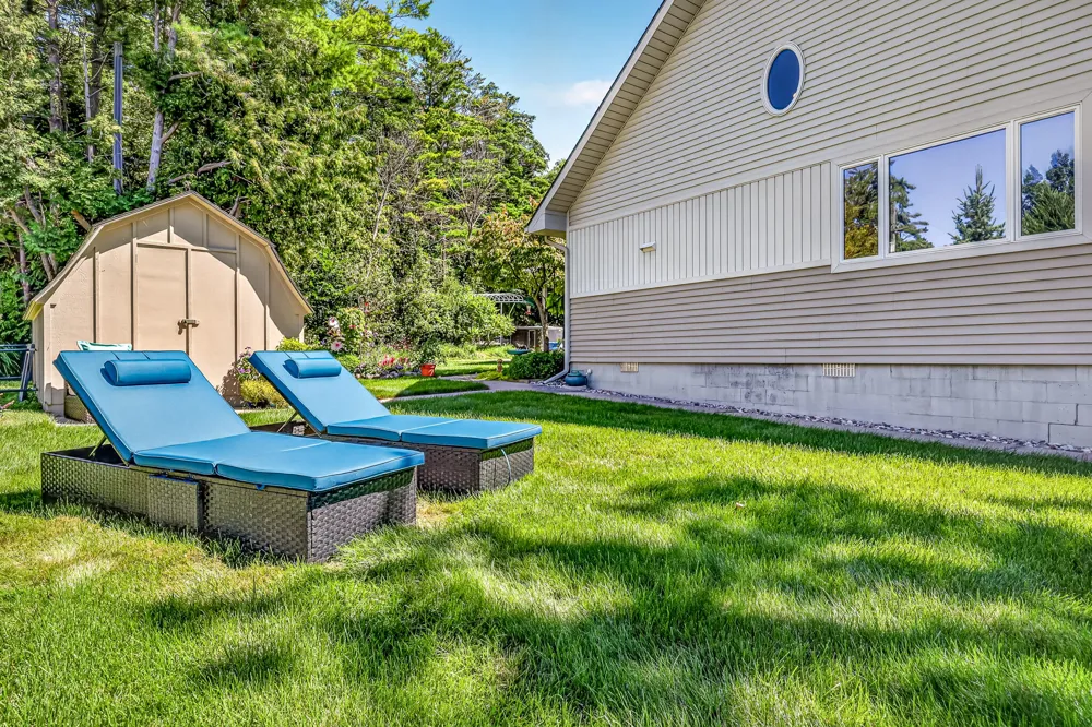 817 E Lake Road Pentwater, MI 49449