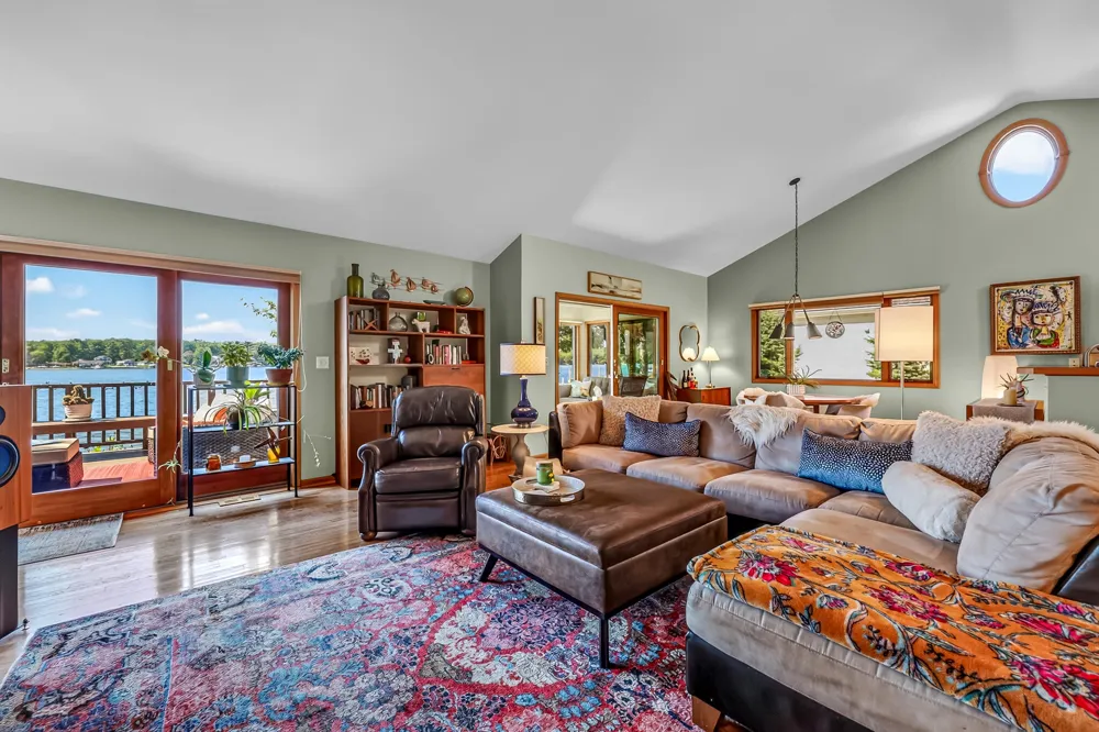 817 E Lake Road Pentwater, MI 49449